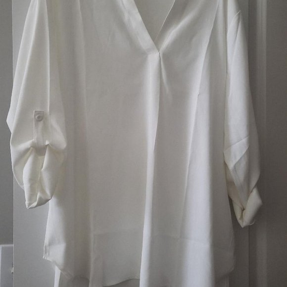NWOT Women's White 3/4 Sleeve V-Neck Dress Shirt - Picture 2 of 5